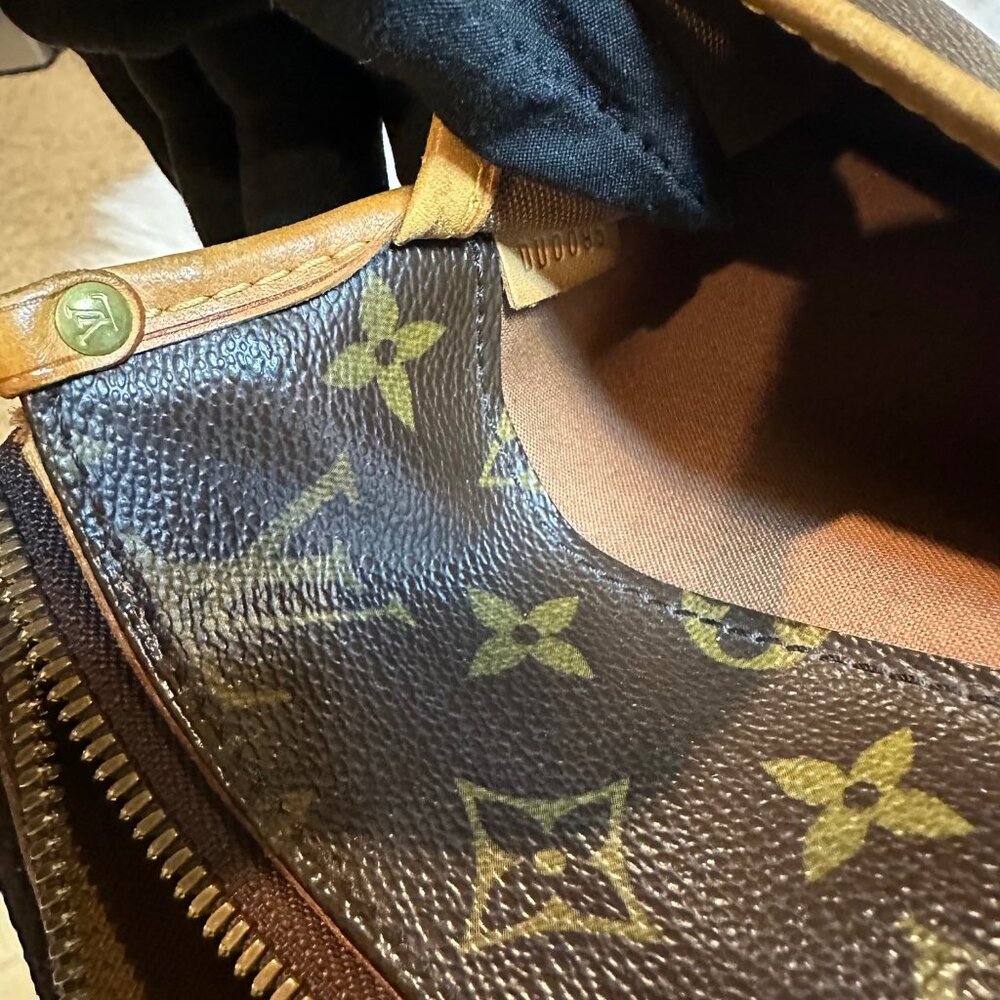 Louis Vuitton Monogram Canvas Crossbody Bag in Brown and Tan - Picture 16 of 16